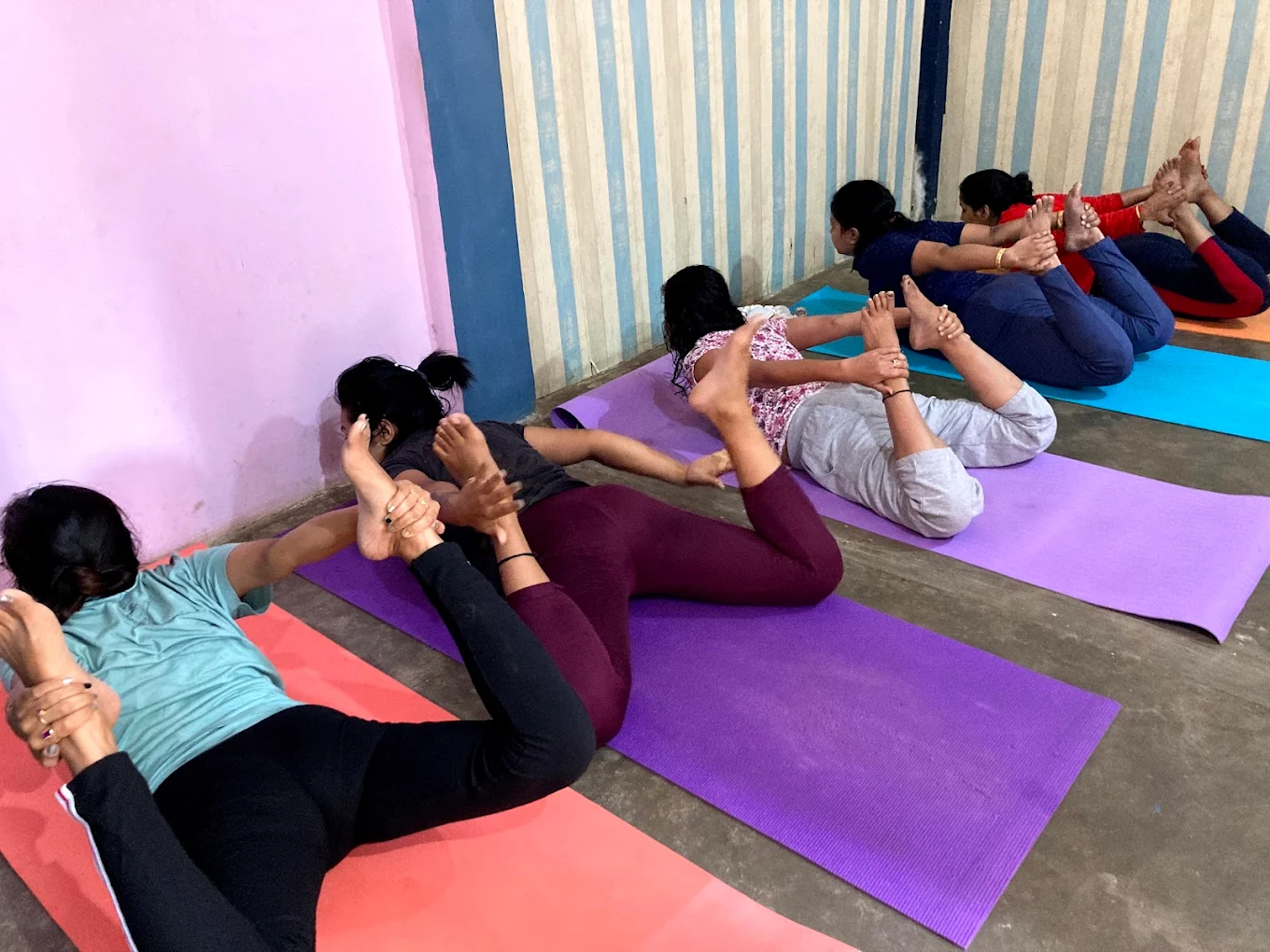 Ahimsa Yoga Center – Peace & Mindfulness Yoga Course