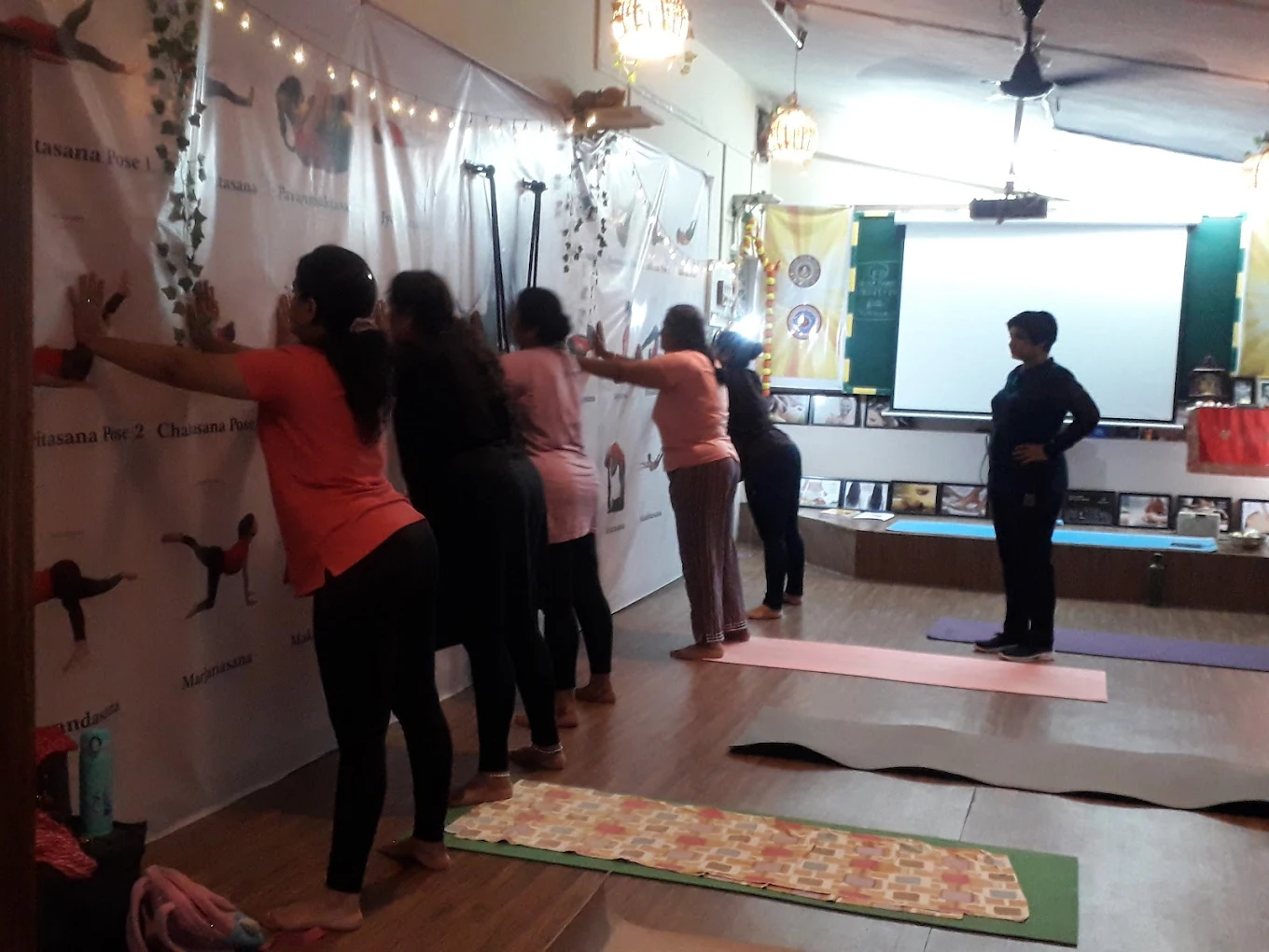 Sri Rukhaminii Yoga Studio – Yoga Course