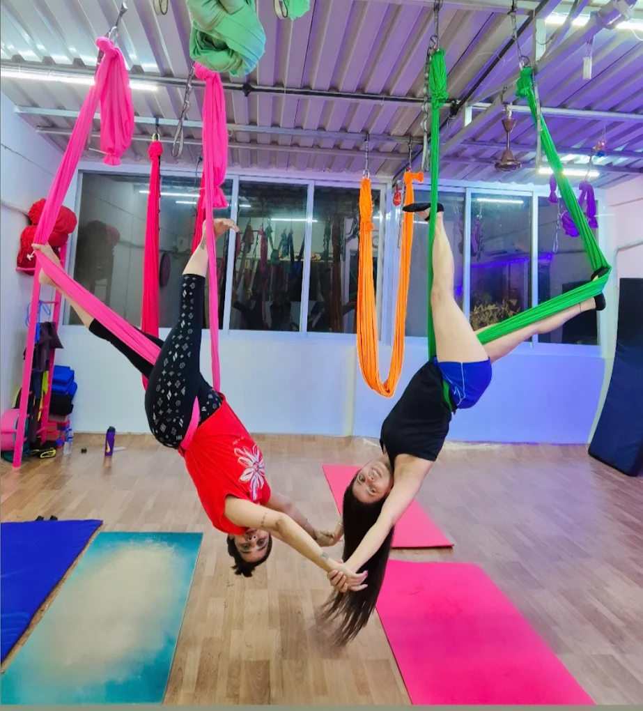Aerial Yoga Space Studio – Yoga Course