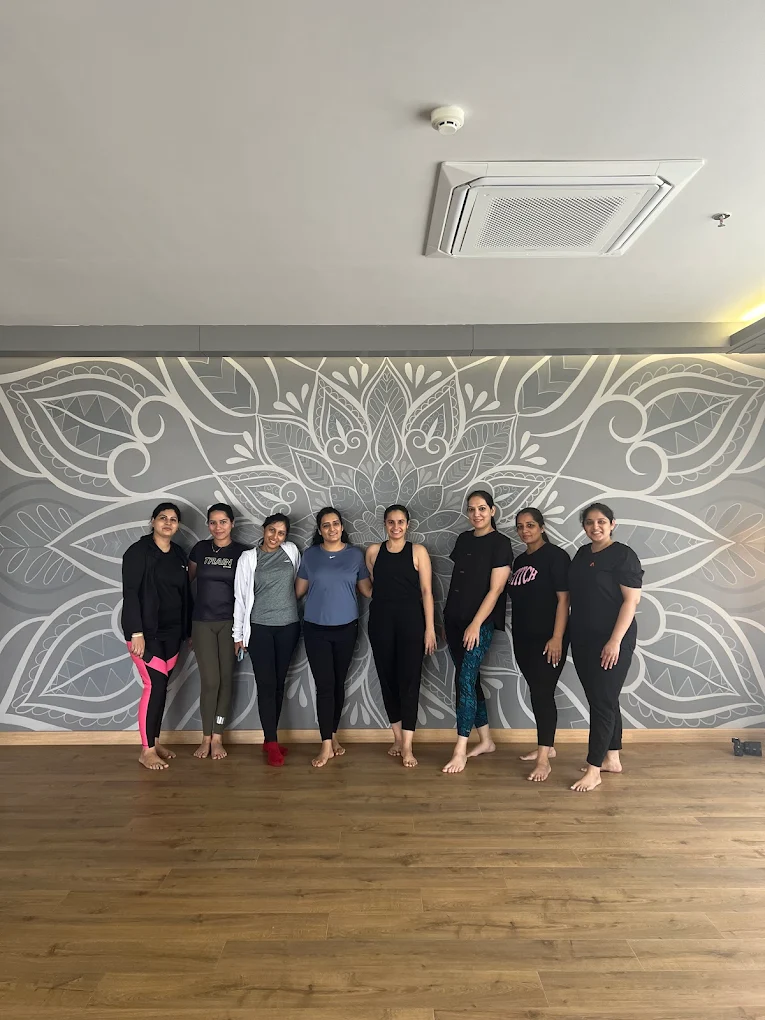 Anamaya yoga studio – Yoga Course