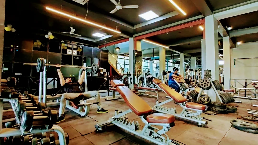 Modern Fitness Training for Strength and Active Lifestyle