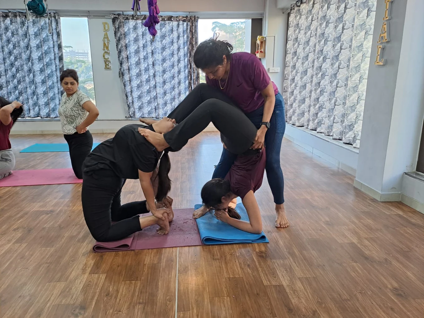 THE WAVES  AERIAL YOGA