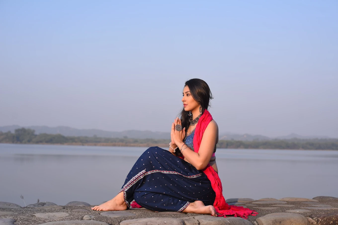 Apna Yoga  By Navneet Kaur Dhillon